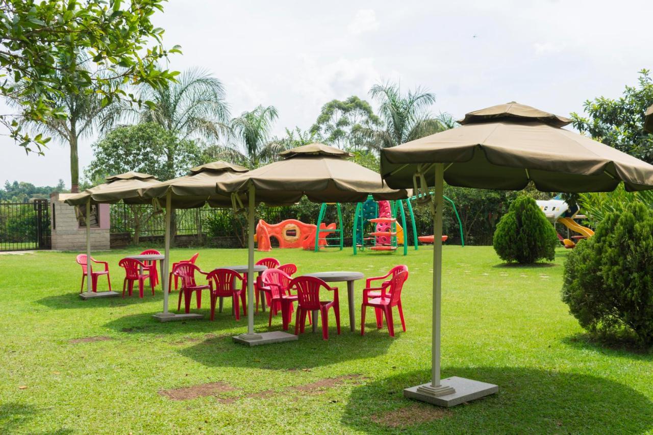 Fort Fun City Hotel Fort Portal Екстериор снимка